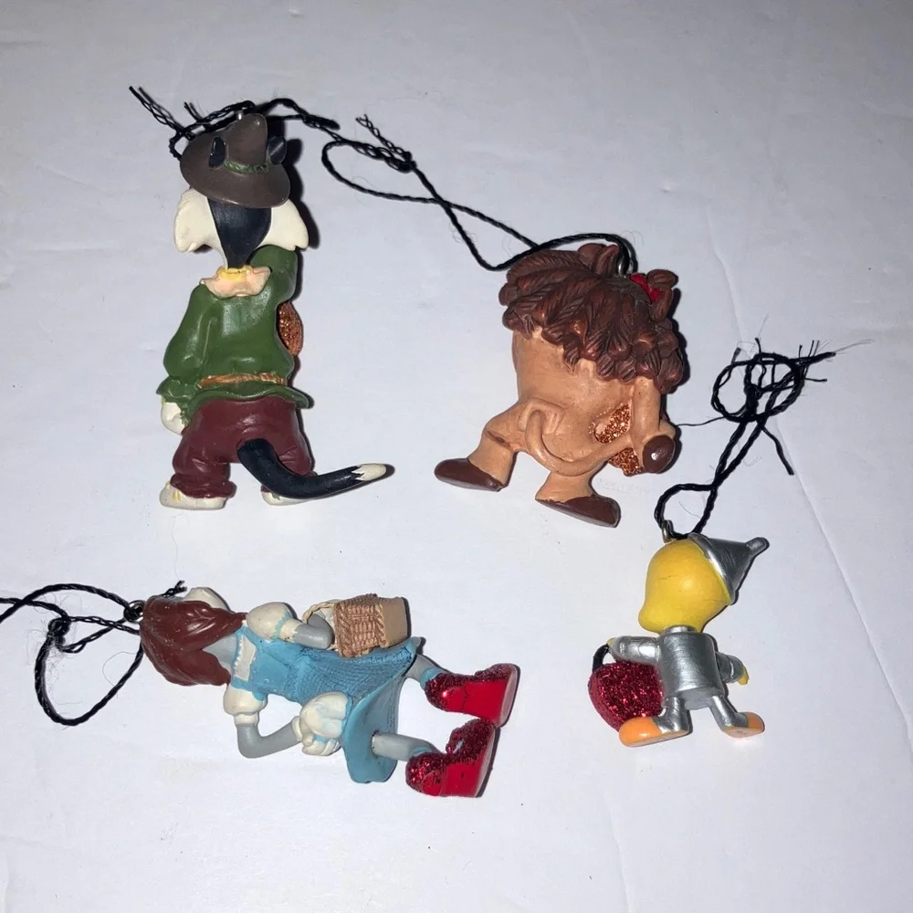 Looney Tunes Hallmark Trick or Treating in Oz Looney Tunes‎ Miniature Ornaments